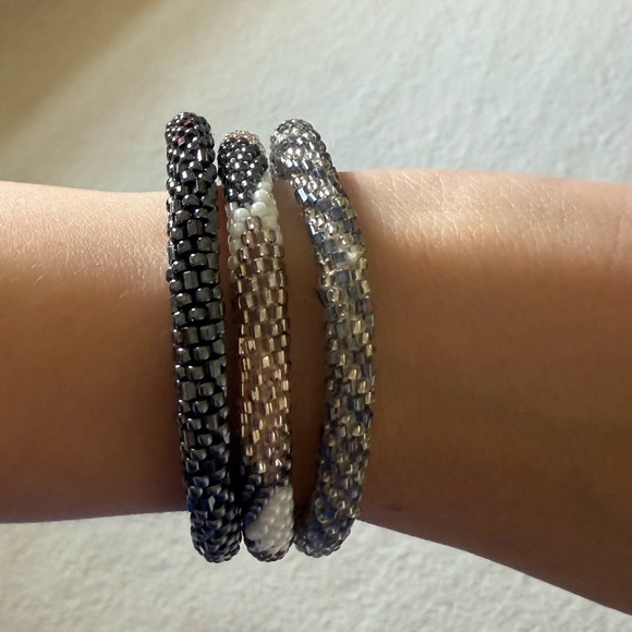 Elegant Beaded Bracelet Set - Gray, White, Silver - Picture 3 of 3